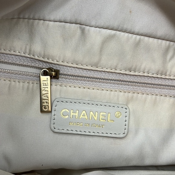 CHANEL Travel Ligne Bowler Bag - Picture 14 of 16